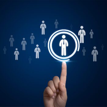 how to use facebook groups to reach your target audience